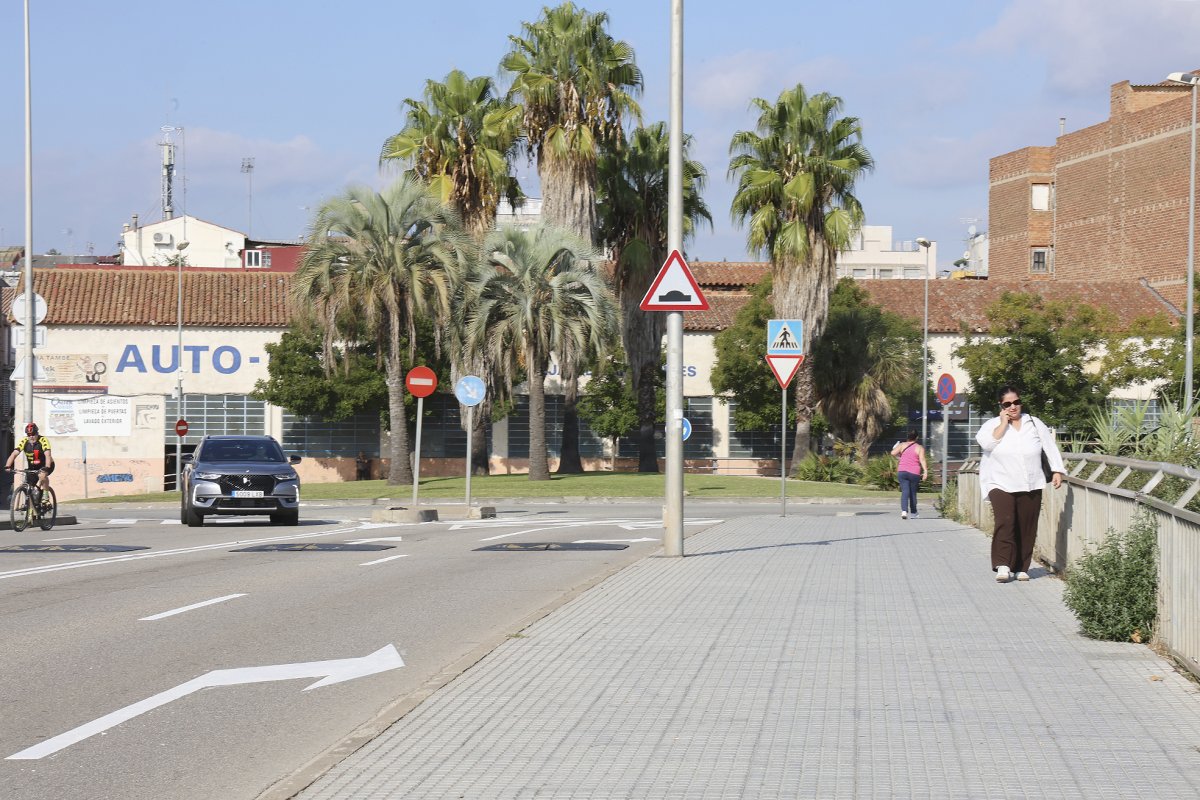 La rotonda de Ramon Llull passarà a ser terme de Canovelles completament