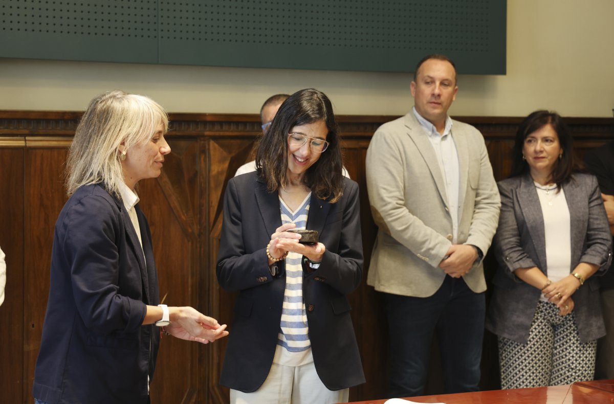 L'alcaldessa, Alba Barnusell, i la consellera Núria Parlón durant la rebuda institucional d'aquest dissabte a l'Ajuntament