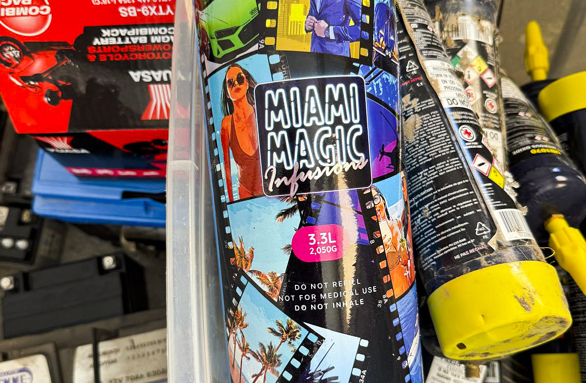 Pots d'òxid nitrós recollits a Vic