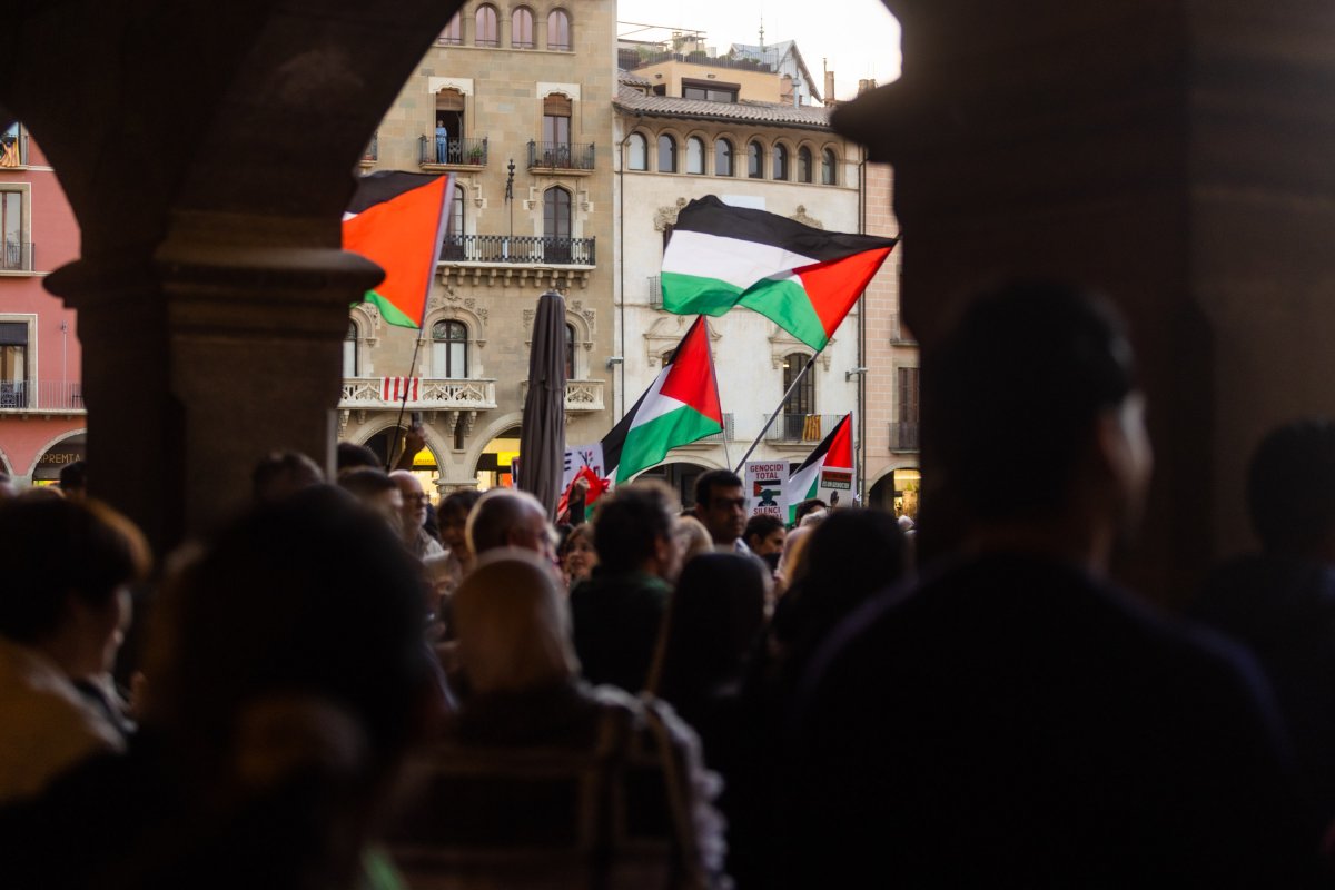 Imatge de la concentració que hi va haver a dijous passat a Vic en rebuig a la detenció dels activites de la Global Summud Flotilla