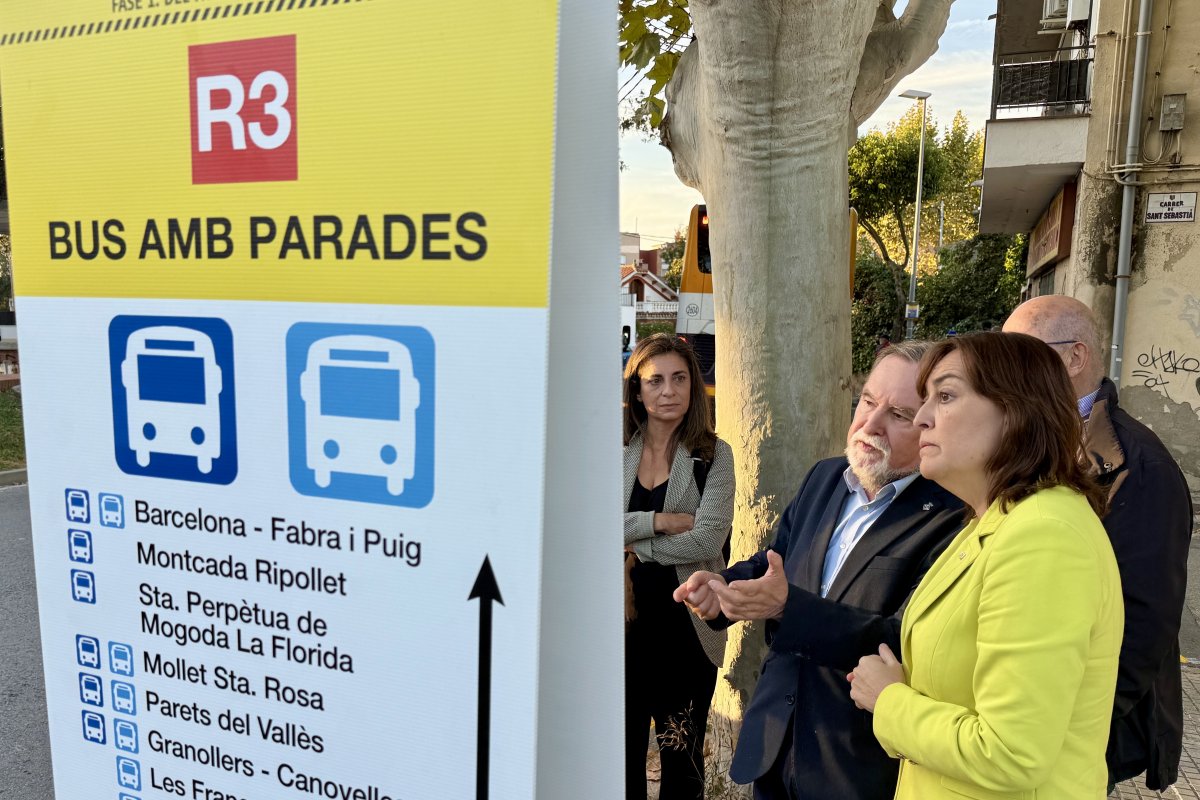 La parada dels autobusos a la plaça Josep Marcer
