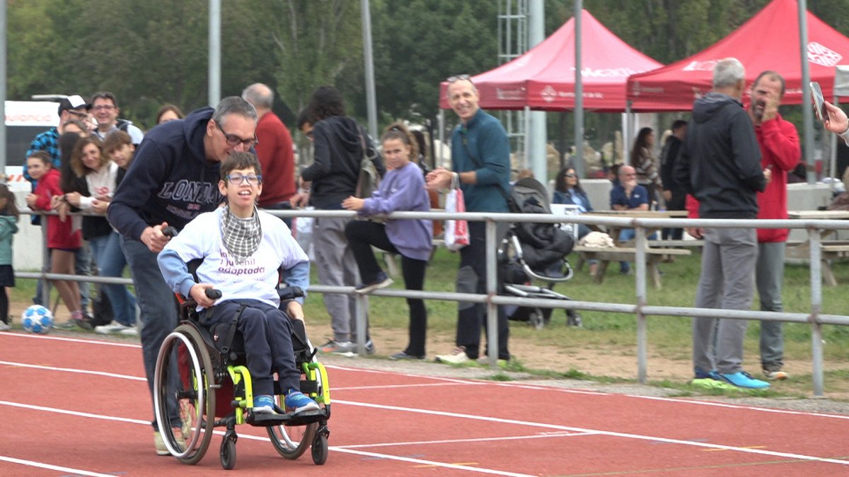 Un dels participants a la cursa de dissabte a la zona esportiva de Vic
