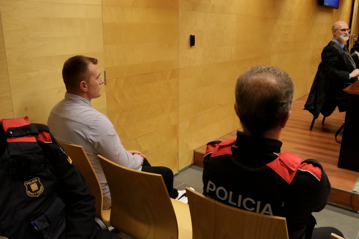 L'acusat a la banqueta de l'Audiència de Girona