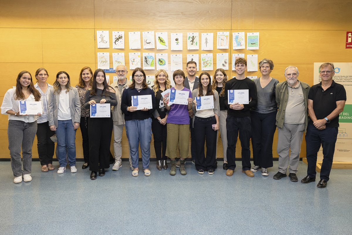 Els guanyadors amb els presidents del CBT, la Fundació Rivus i membres del jurat