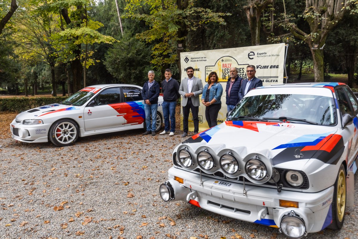 La presentació del ral·li, aquest dijous, amb l’alcalde de Manlleu i l’alcaldessa de les Masies de Voltregà al centre