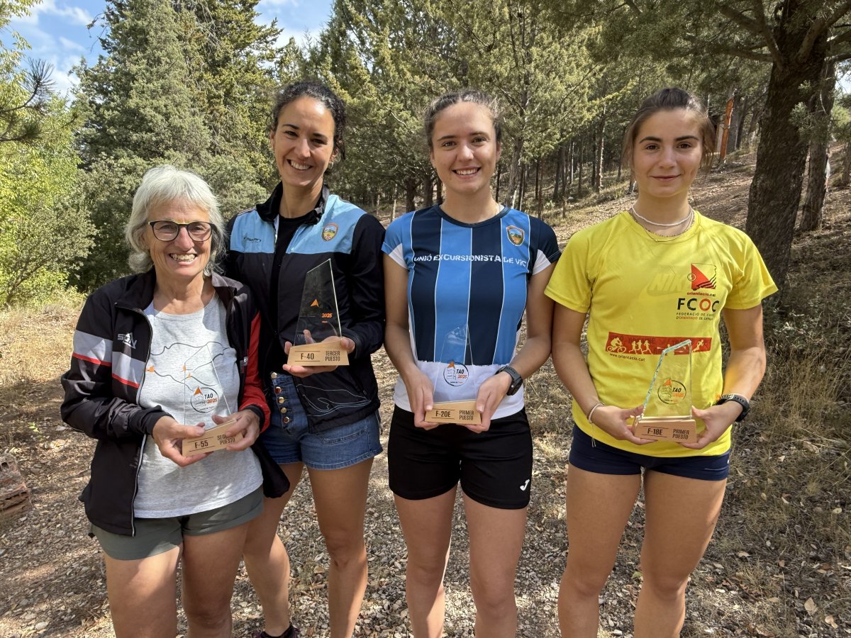 El grup d'orientadores osonenques que van ser podi a Terol