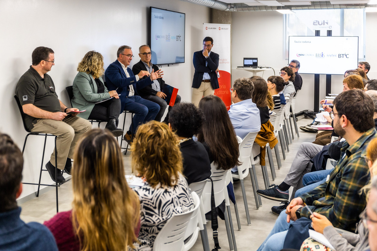 Xevi Niubó (Inducontrol), Dolors Cubero (Softvic), Sagi Roca (Basis), Joan Martínez (Btic) i Ricard Garcia (Vila Riba)