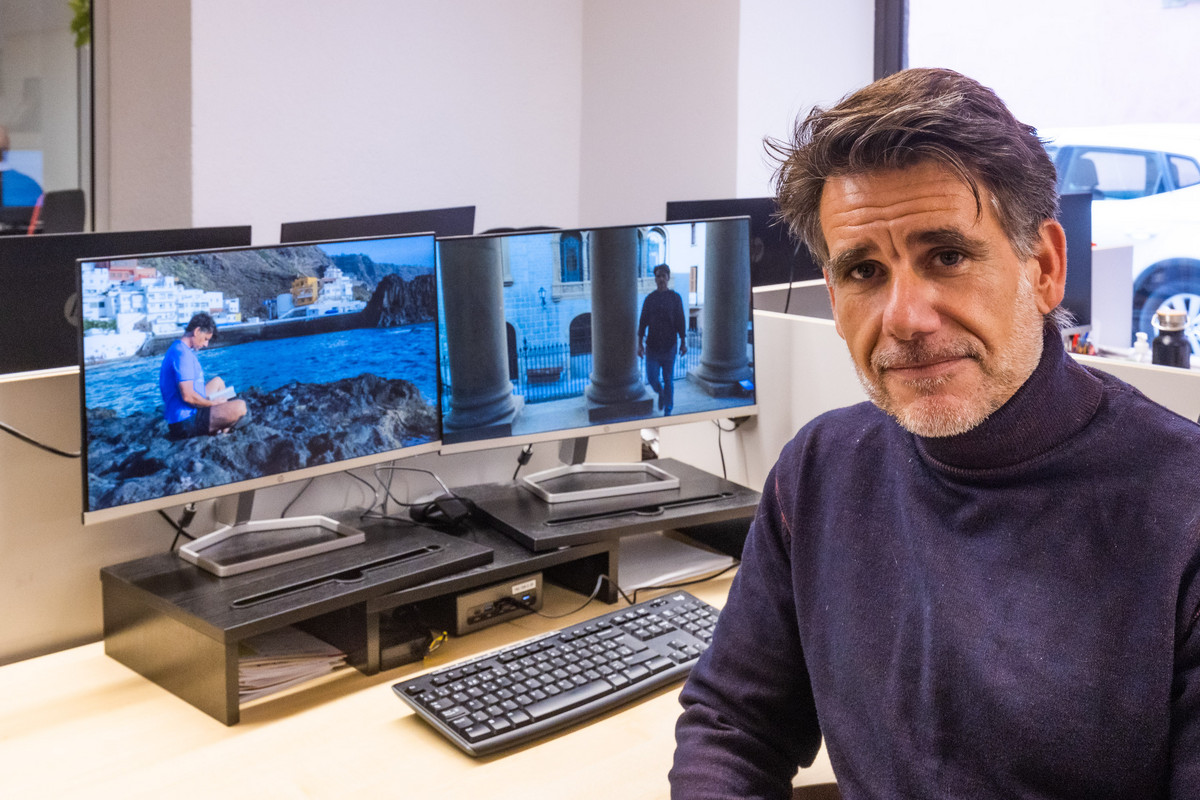 Simó, amb imatges del documental que ha començat a presentar a festivals de salut mental