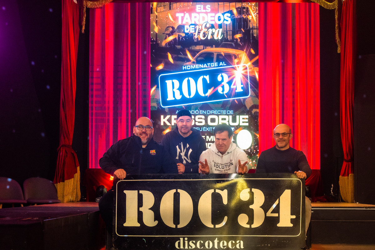 Soldevila, Gallego, Mulas i Bagué, amb un dels cartells originals del Roc 34