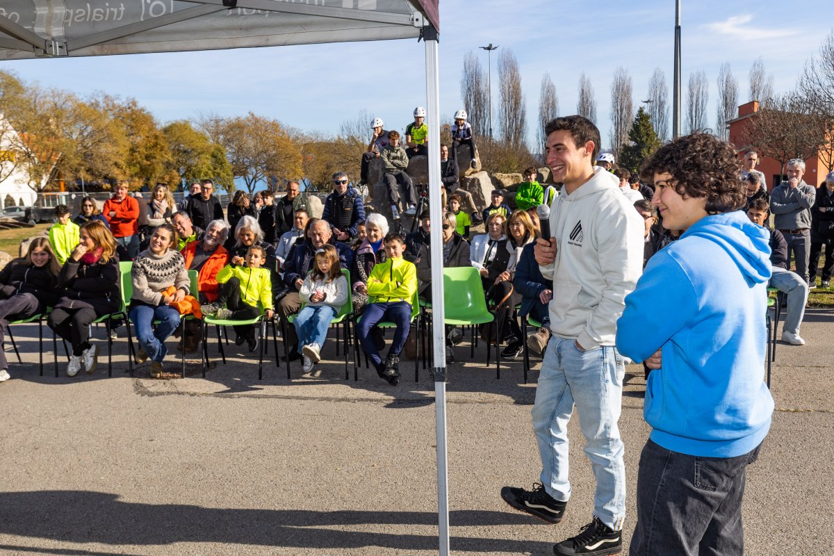Eloi Palau i Alba Riera, en primer terme, durant l'homenatge