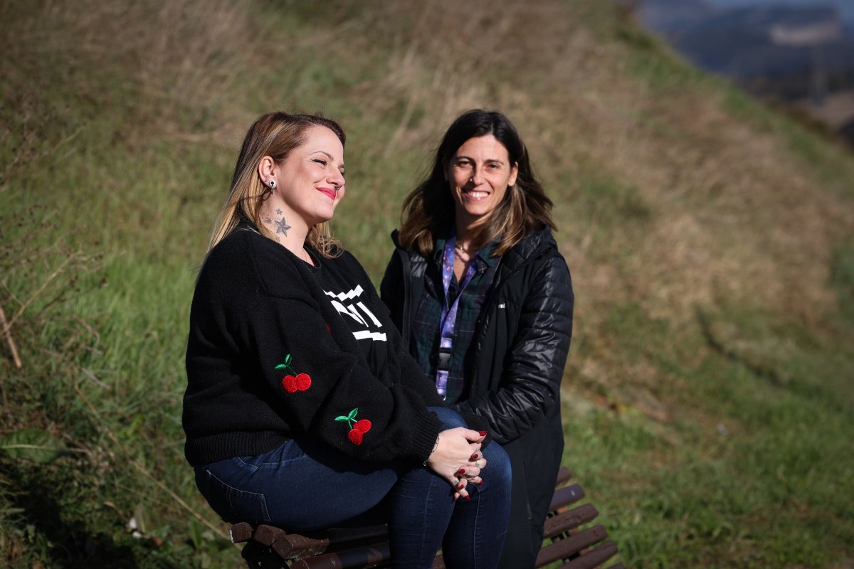 Raquel Foz i Laura Soler, que justament és una de les professionals que acompanya els seus fills