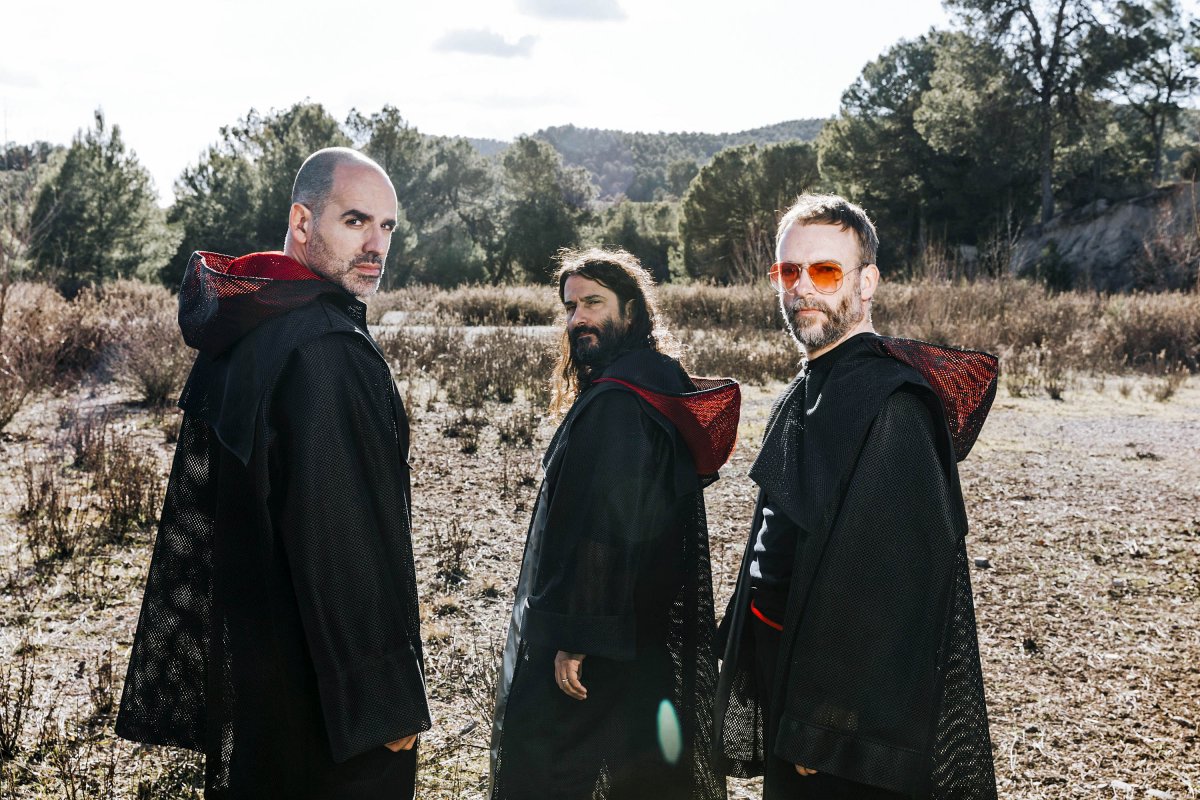 D’esquerra a dreta, Santi Serratosa, Santi Careta i Arecio Smith, els tres integrants d’Astrio