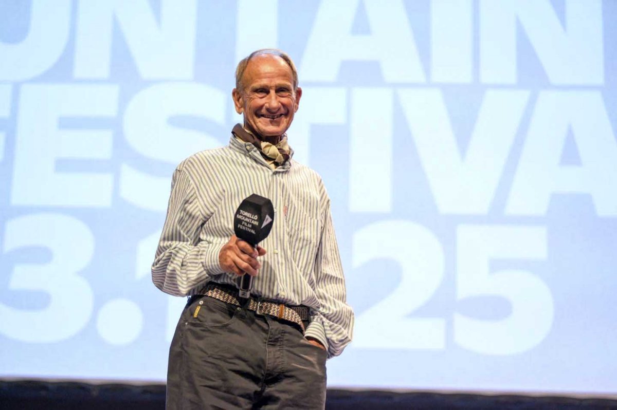 Pere Casanellas, dissabte, a l’escenari del Cirvianum després de la projecció del film en què és protagonista