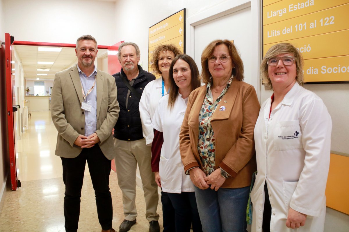 Representants de l'Hospital de Campdevànol i del Rotary Club del Ripollès
