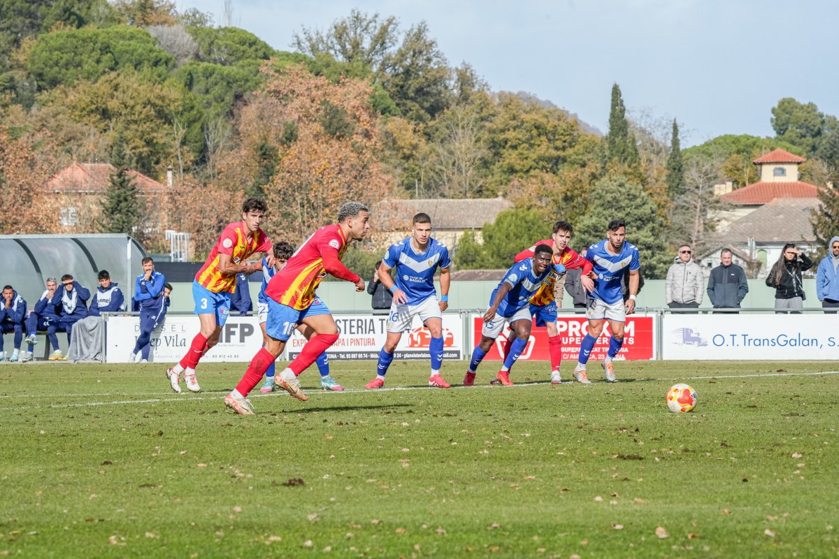 Daniel Peña falla el penal davant Azón