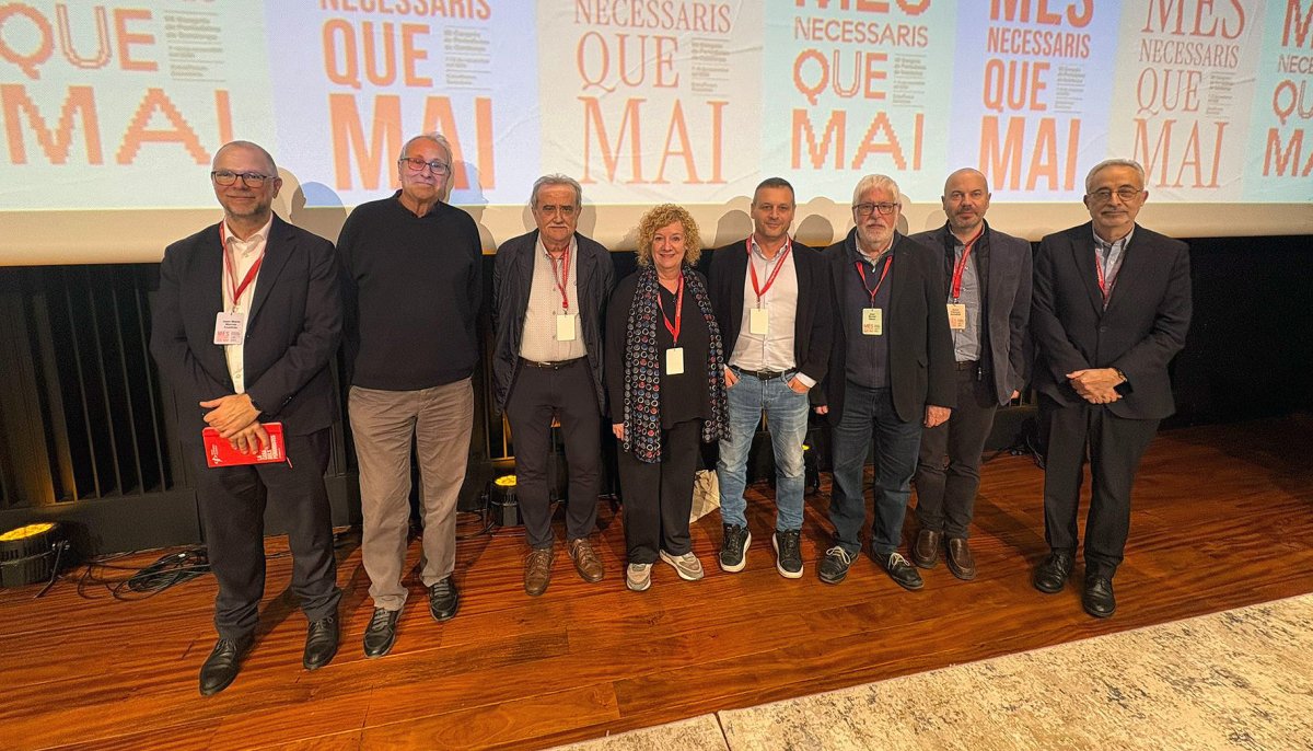 Els diferents degans del Col·legi de Periodistes amb Agustí Danés i Víctor Palomar