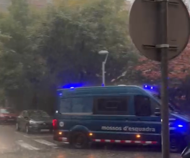 El desnonament s'ha produït aquest matí al carrer Urgell