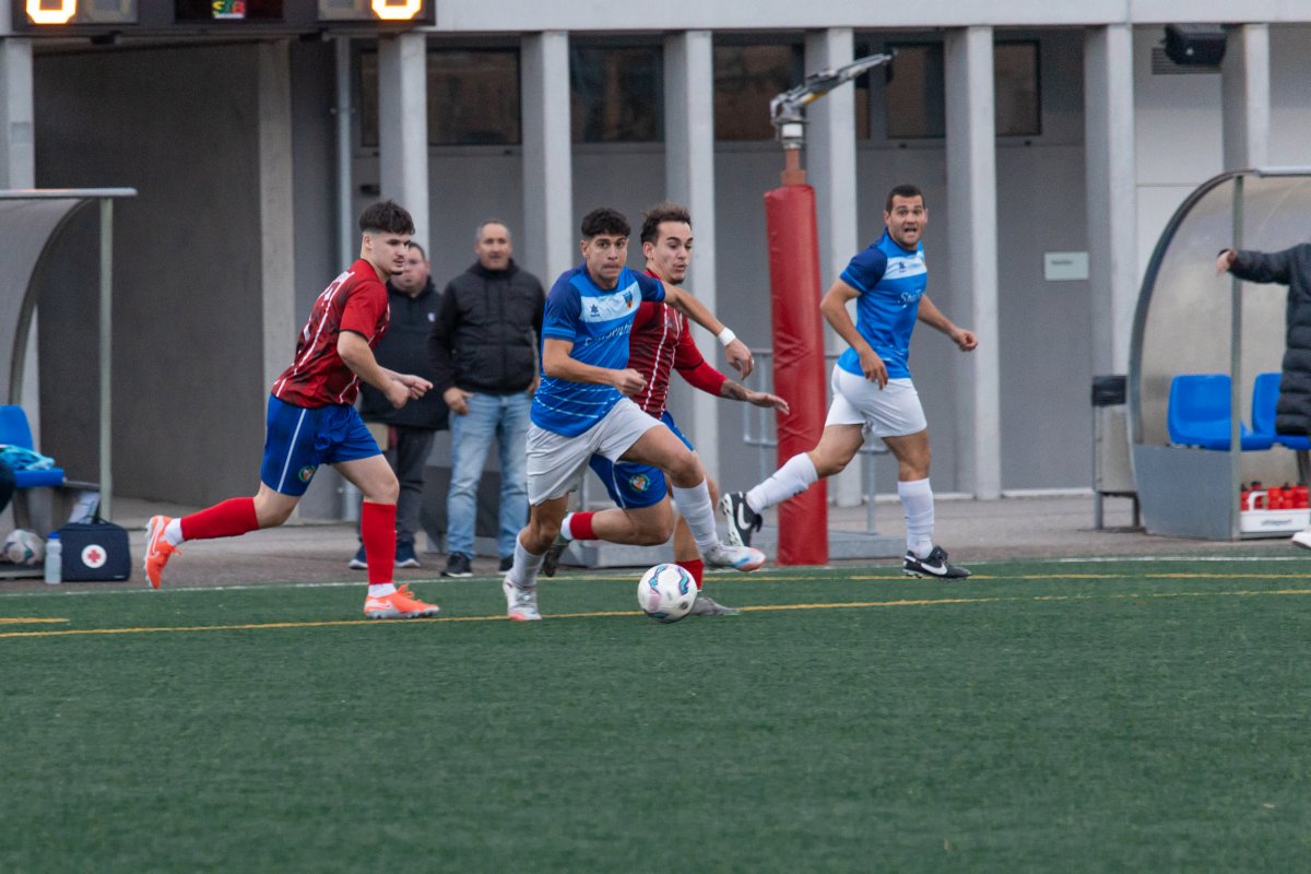 Biel Godayol, en una jugada del darrer partit contra el Lloreda