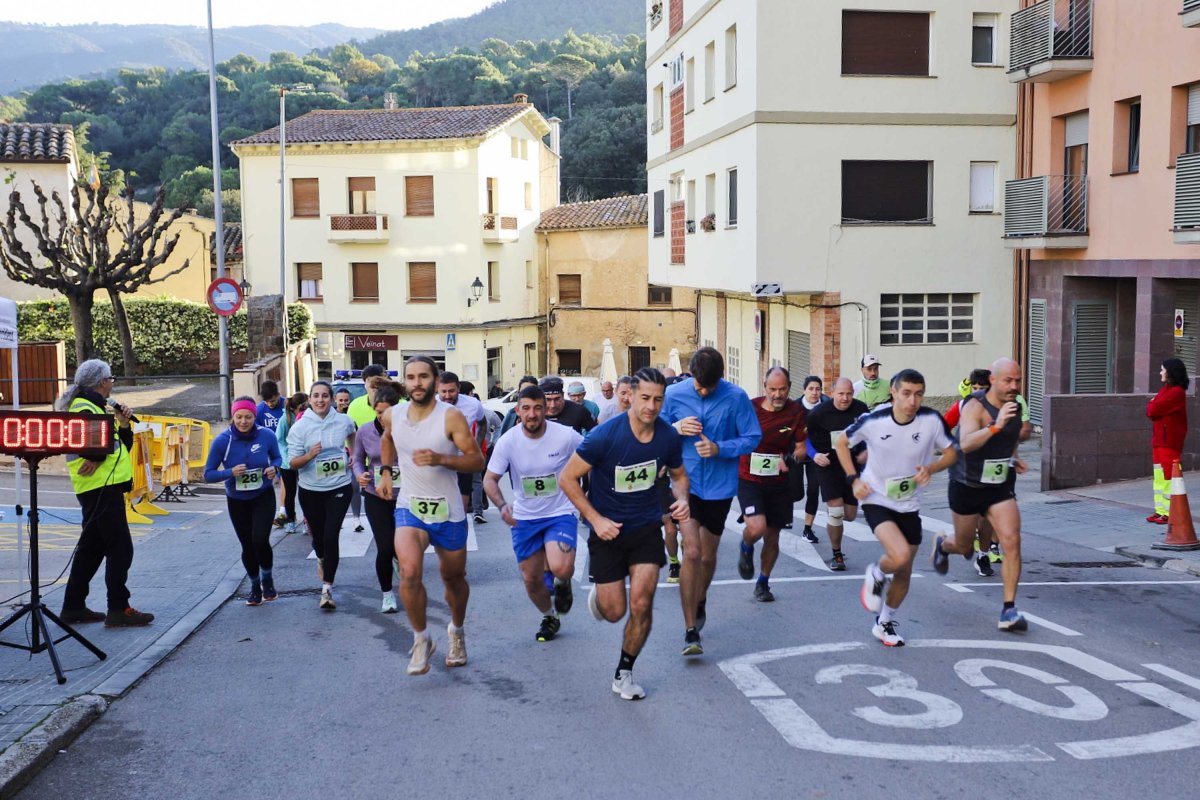 La sortida de la cursa de Valldeneu, aquest dissabte a Sant Martí de Centelles