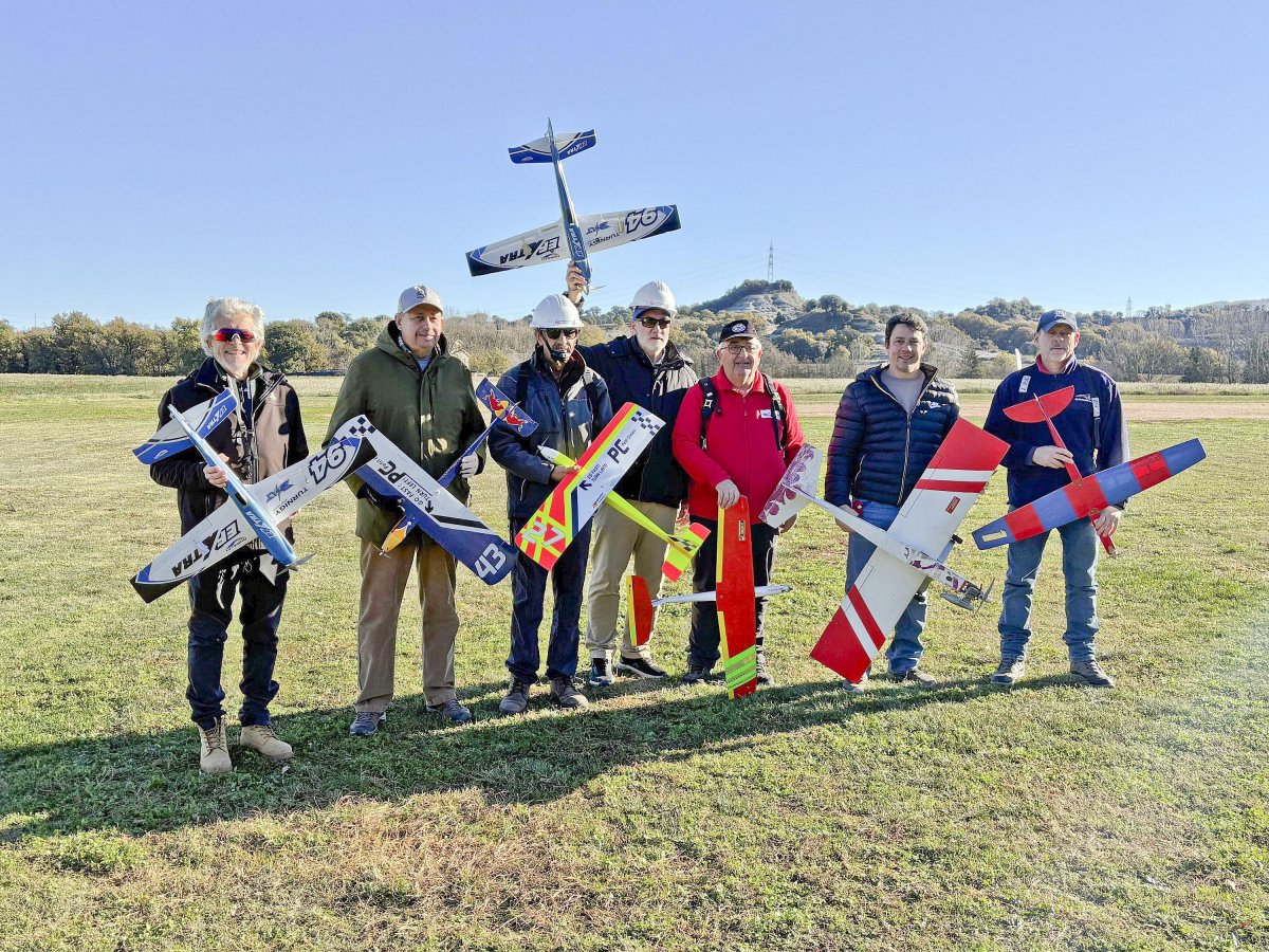 Els participants a la prova de Taradell, amb Boullosa al mig de vermell i Piccenelli, a la dreta