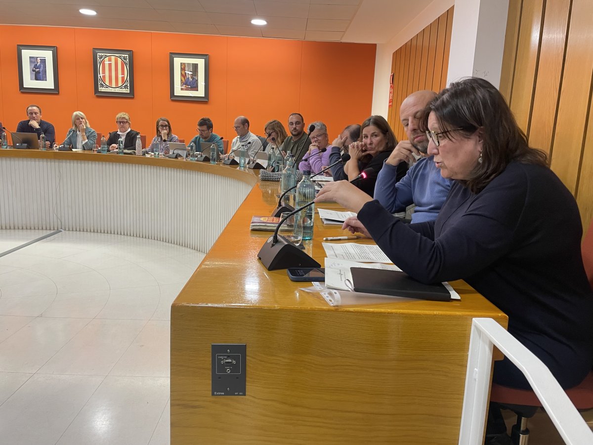 Mònica Ribell, regidora de Primàries en el ple d'aquest dimarts