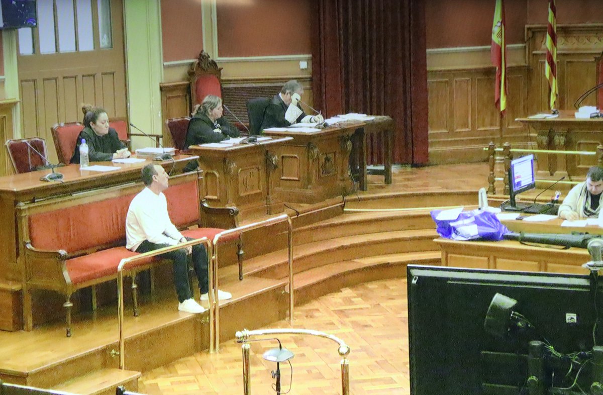 L'acusat, durant el primer dia de judici a l'Audiència