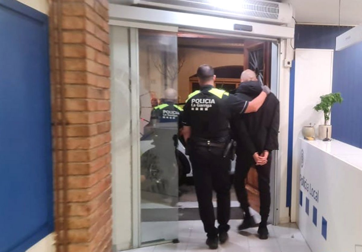 L'arrestat dilluns en el moment del trasllat als Mossos