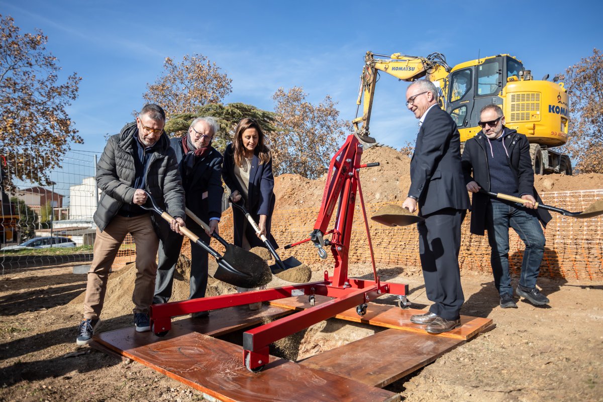 Dissabte es va posar la primera pedra de la nova escola bressol