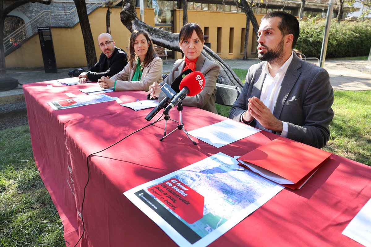 Ferran Segarra, Marina Escribano, Mireia Dionisio i Raúl Broto a la presentació del pla de barris