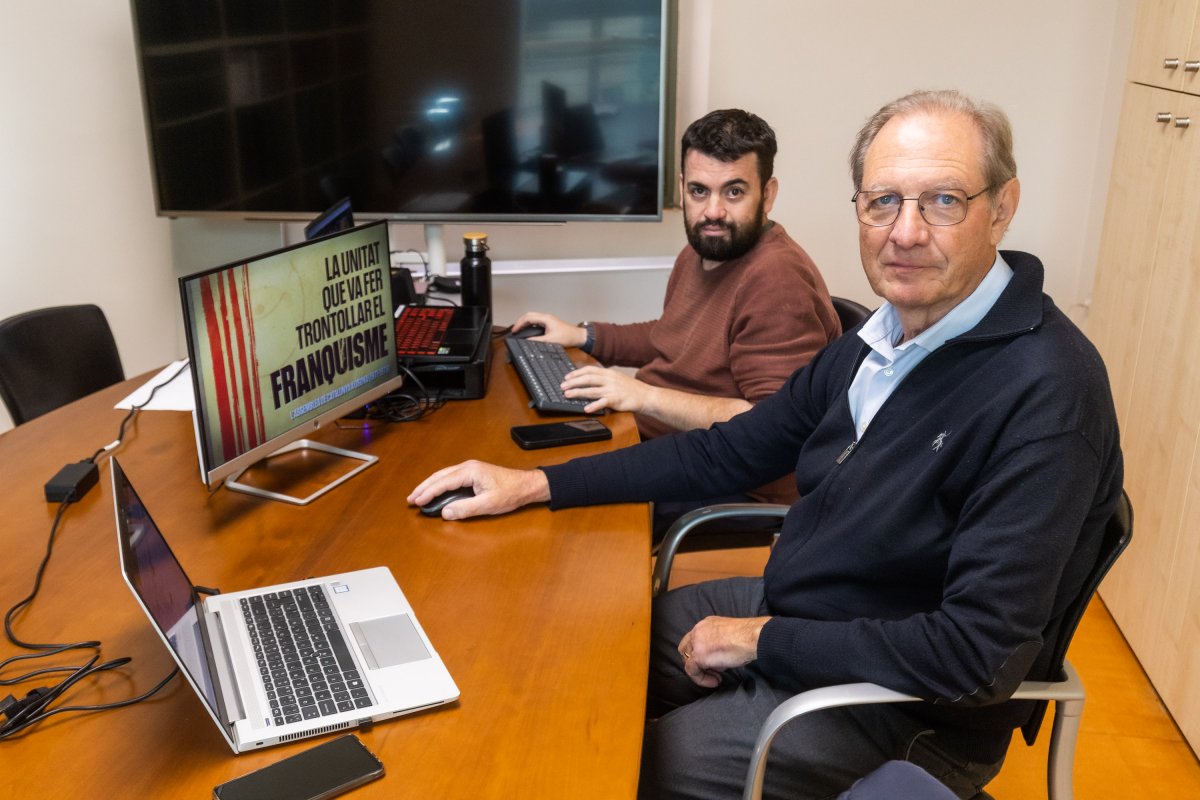 Arnau Jaumira, realitzador, i Jordi Molet, director del documental sobre l’Assemblea de Catalunya