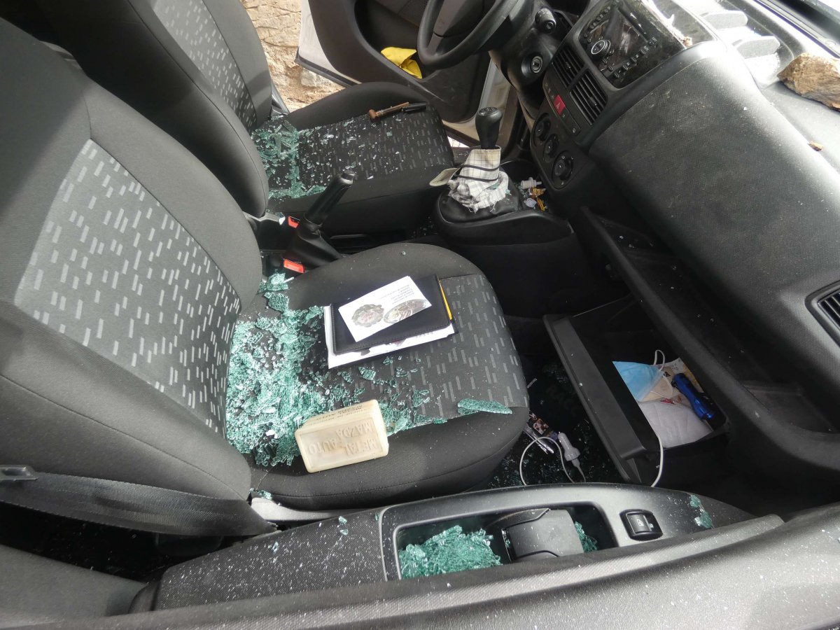 Un dels cotxes regirats a Planoles