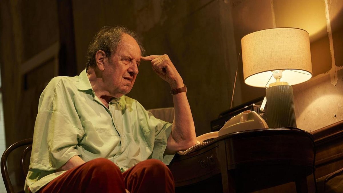 Josep M. Pou, en l'obra