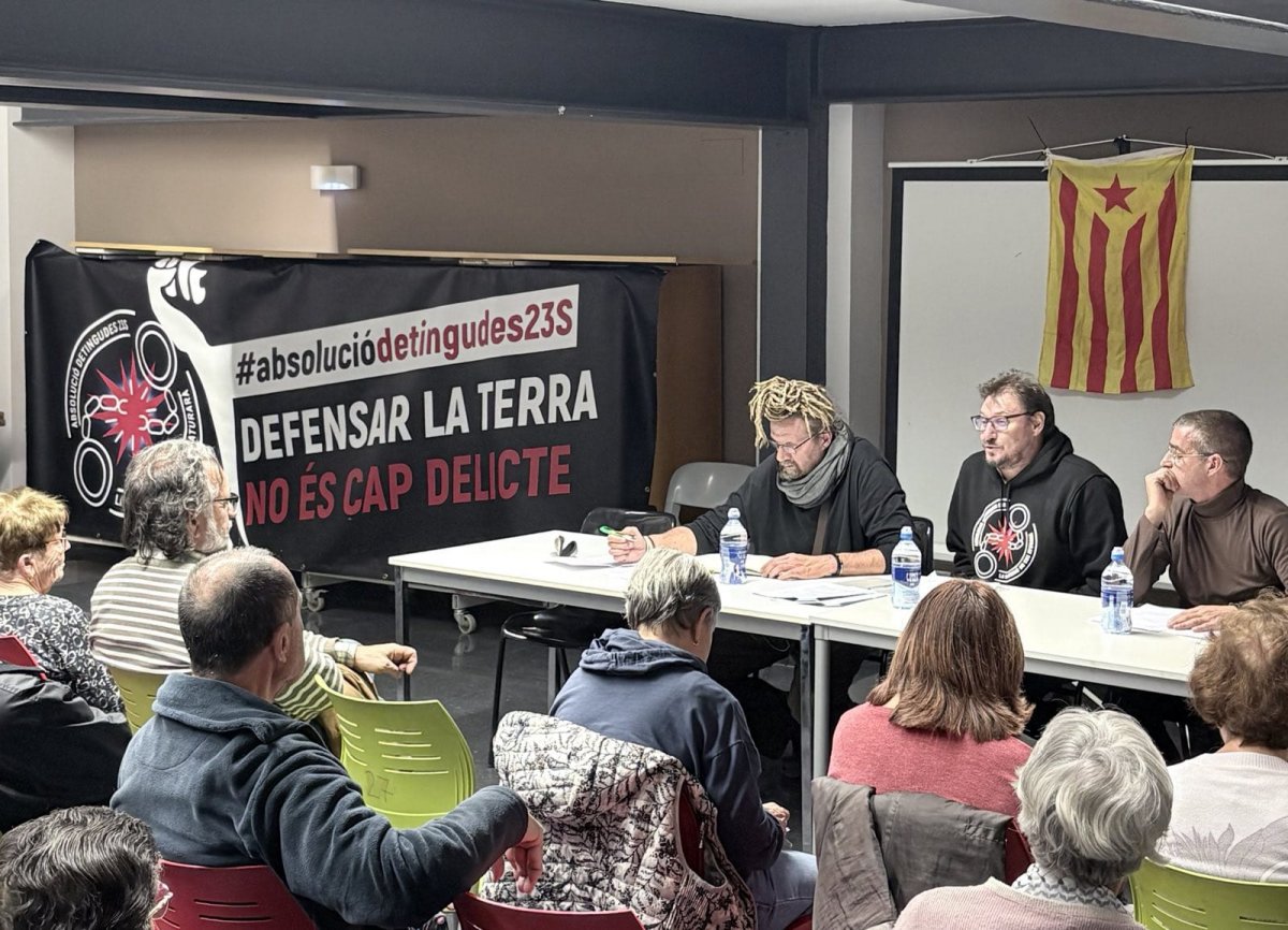 Un moment de l'acte d'ahir dilluns a Can Pau Raba