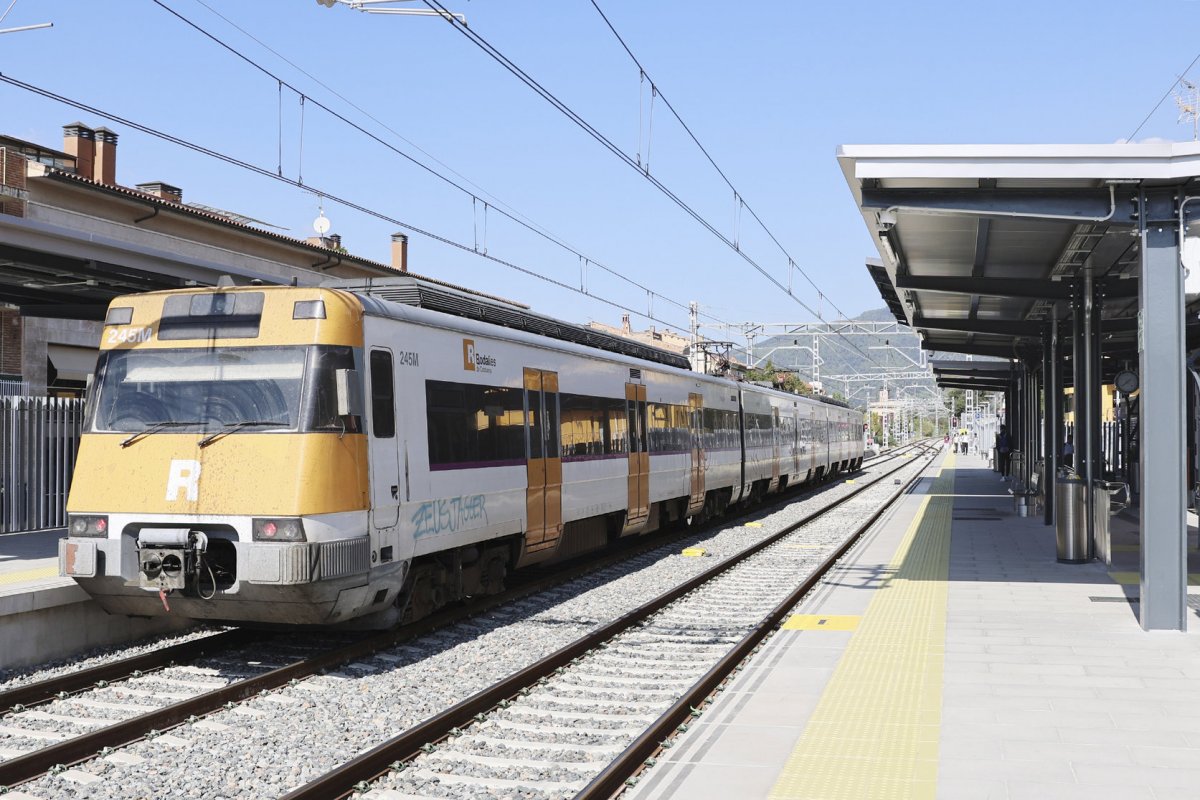 Un tren a l'estació de la Garriga en una imatge d'aquest octubre