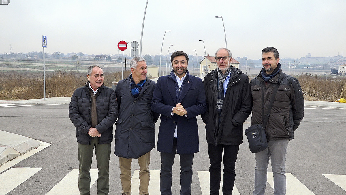 Amb l’acte d’aquest dijous es va retirar l’última tanca del polígon i es van obrir els carrers a vehicles i vianants