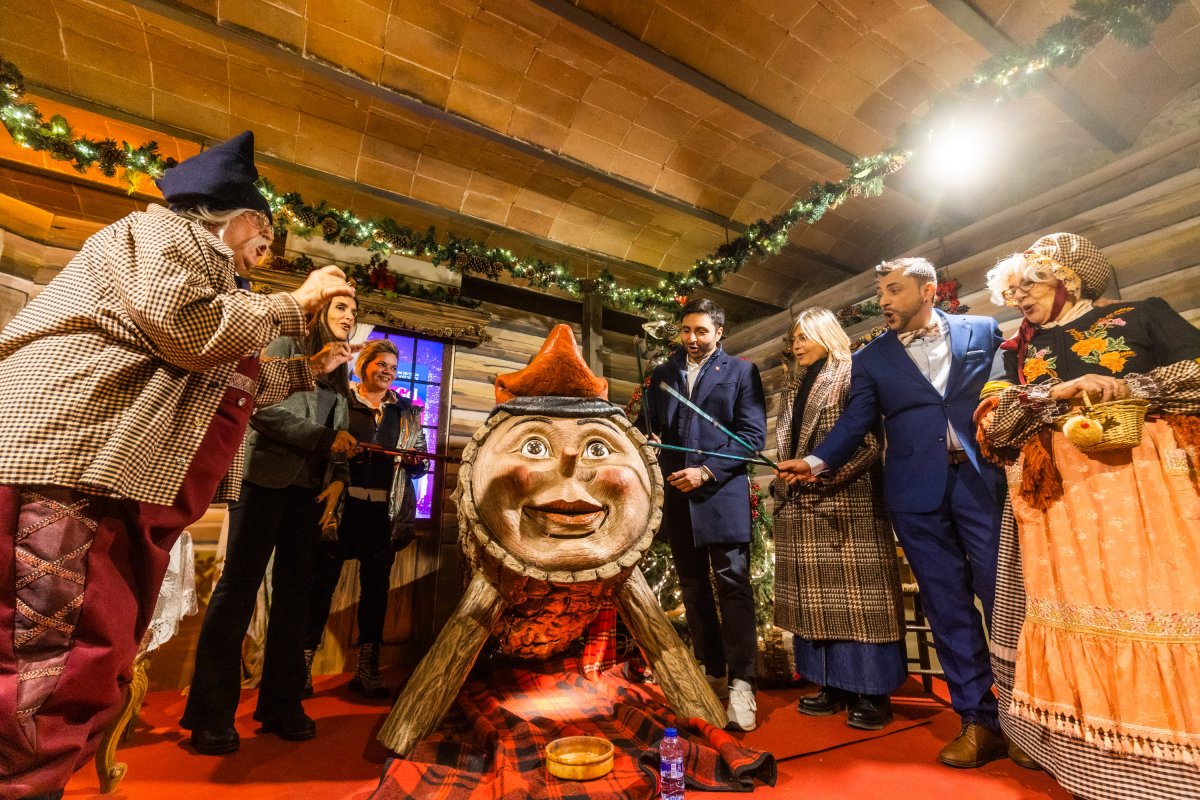 Un moment de la presentació de la segona edició del Parc Màgic, aquesta setmana, amb polítics i personatges del parc