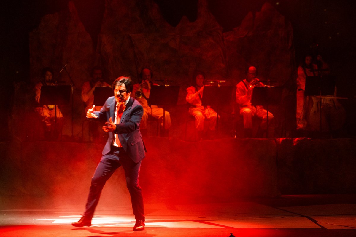 Arnau Tordera, durant l'actuació aquest dissabte al Cirvianum de Torelló