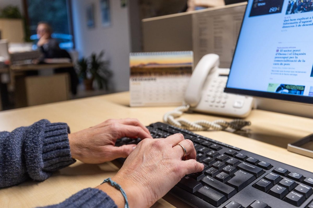 Una nòmina amb premi: CaixaBank ofereix un mòbil Samsung o un televisor per domiciliar la nòmina
