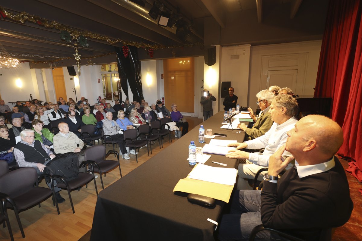 Uns 90 socis i sòcies del Casino de Granollers van omplir la sala Joan Bretcha dimecres al vespre en una de les assembles amb més seguiment que es recorden