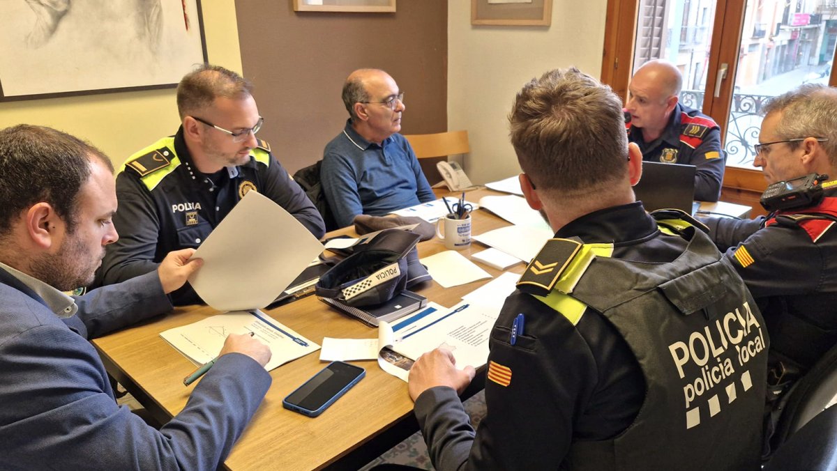 Els cossos policials es van reunir amb els representants del consistori