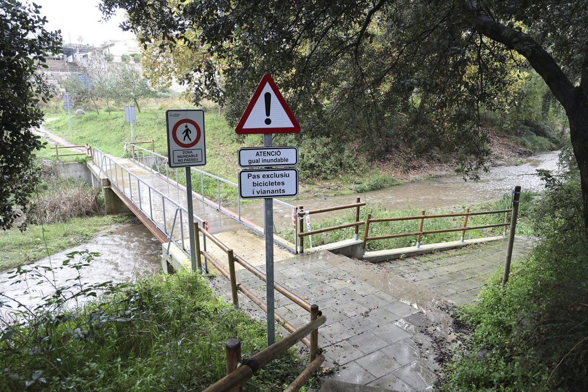 El riu Tenes al seu pas per l’antic gual i la Font de Sant Cristòfol a Santa Eulàlia de Ronçana, una de les zones inundables que va patir la riuada el 1994