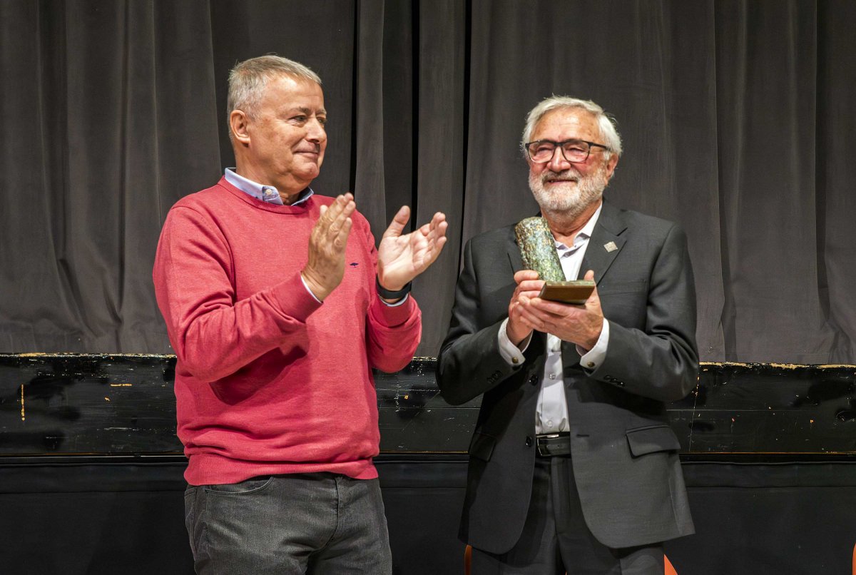 Pere Garriga, en el moment de recollir el premi