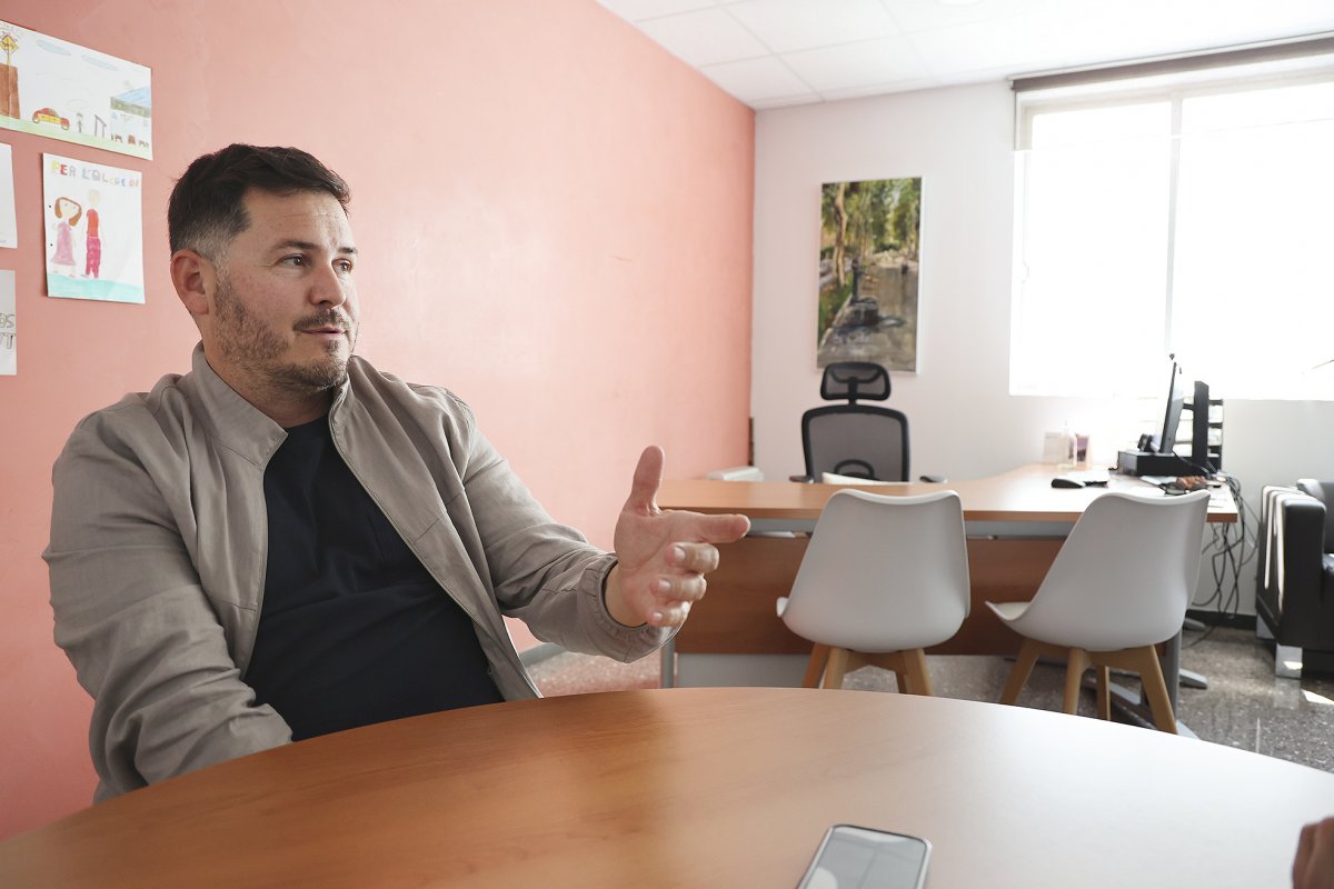 Sierra durant l'entrevista amb EL 9 NOU