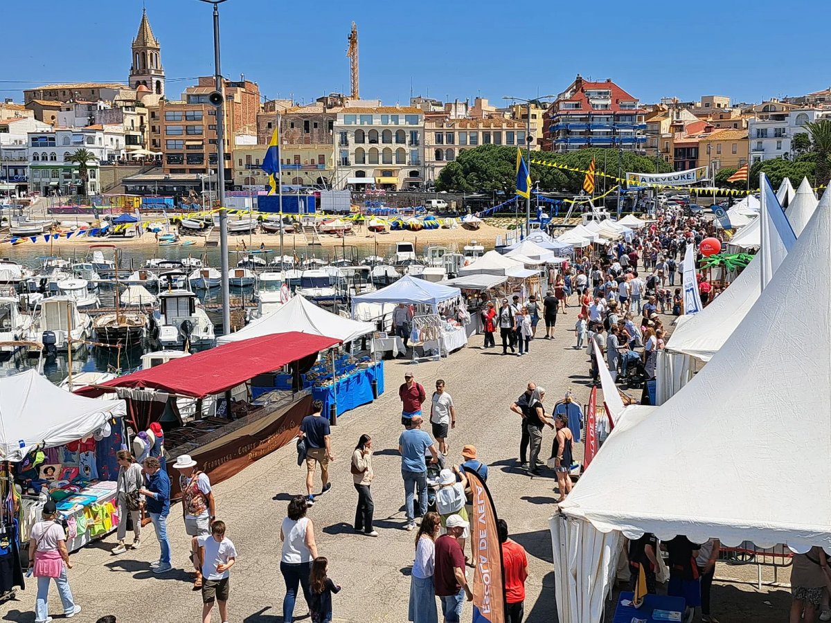 El mercat mariner del festival al port de Palamós