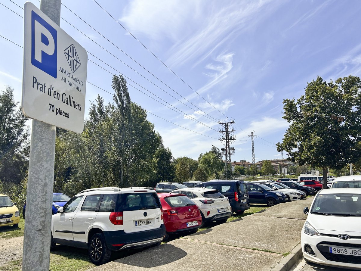 Vic aprova instal·lar vuit panells a les entrades per indicar les places d’aparcament buides