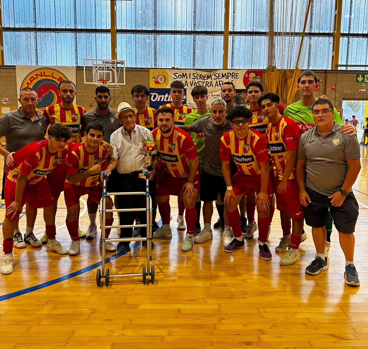 El Futbol Sala Cardedeu s’endú el Trofeu Antonio Hernández ‘La Bomba’ a Manlleu
