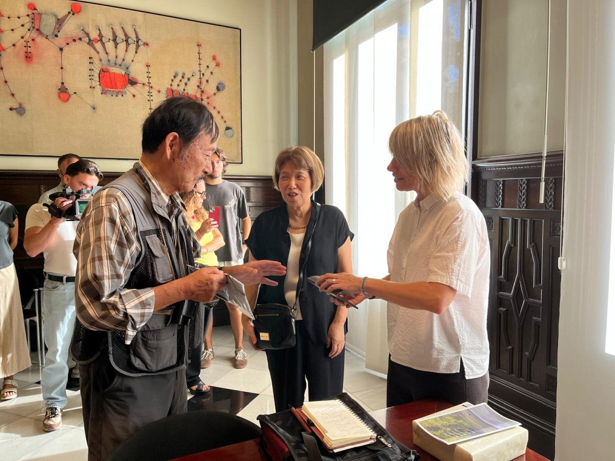 Un grup d’investigadors del Japó visita Granollers per conèixer un mètode pioner de control de plagues promogut pel MCNG