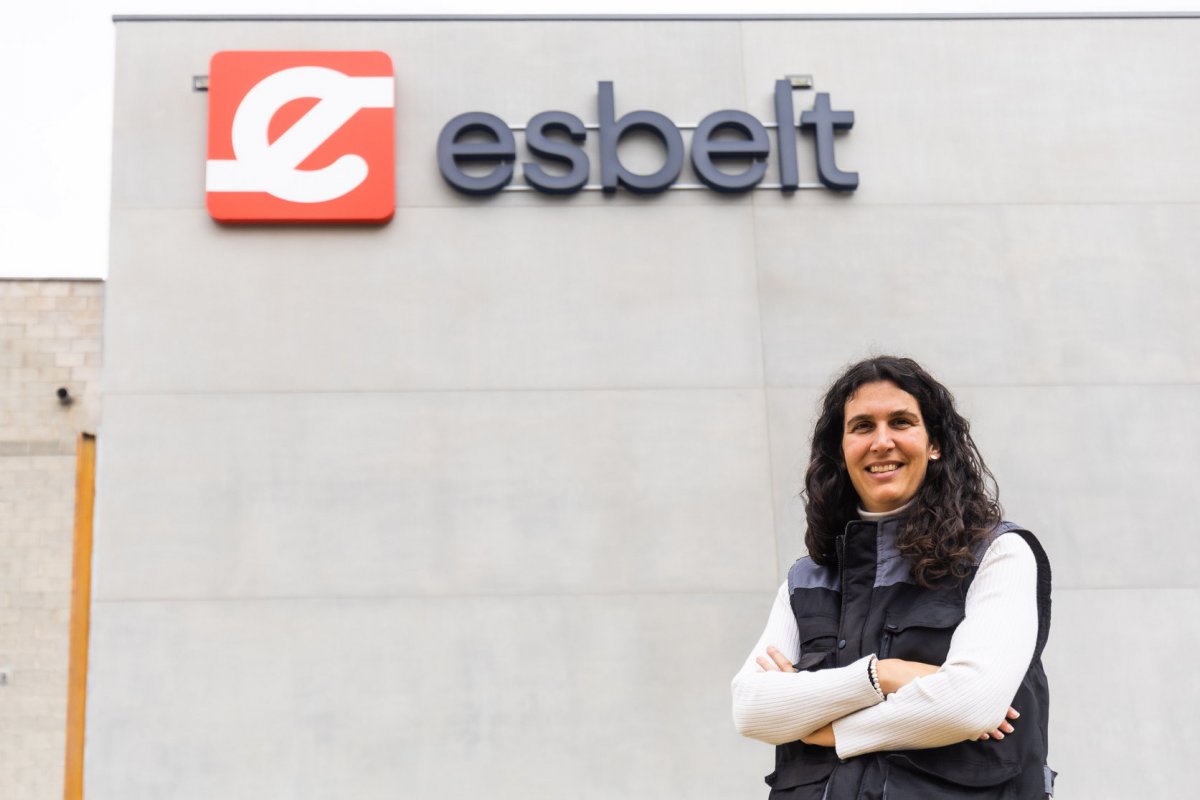 Lara Aragonés (Esbelt): “Continuo trucant als jubilats”