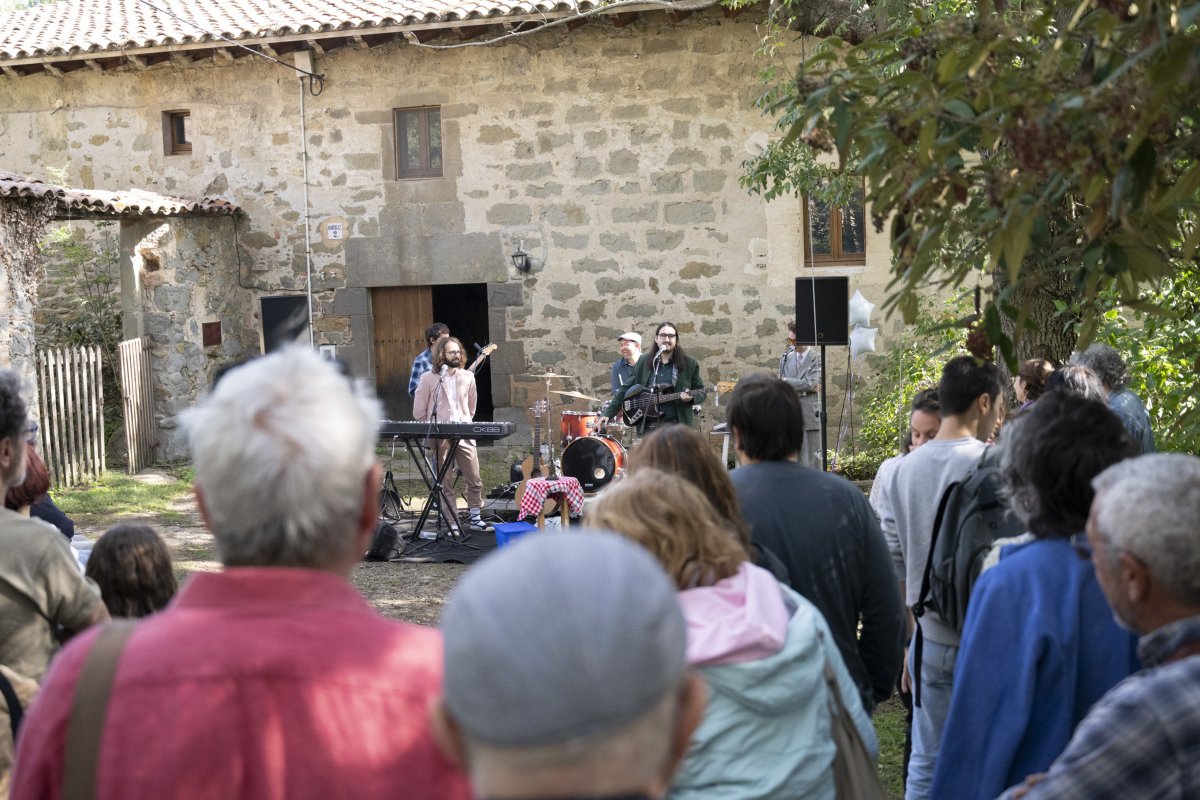 Espai Dual guanyen el concurs de música El Corral a L’Esquirol