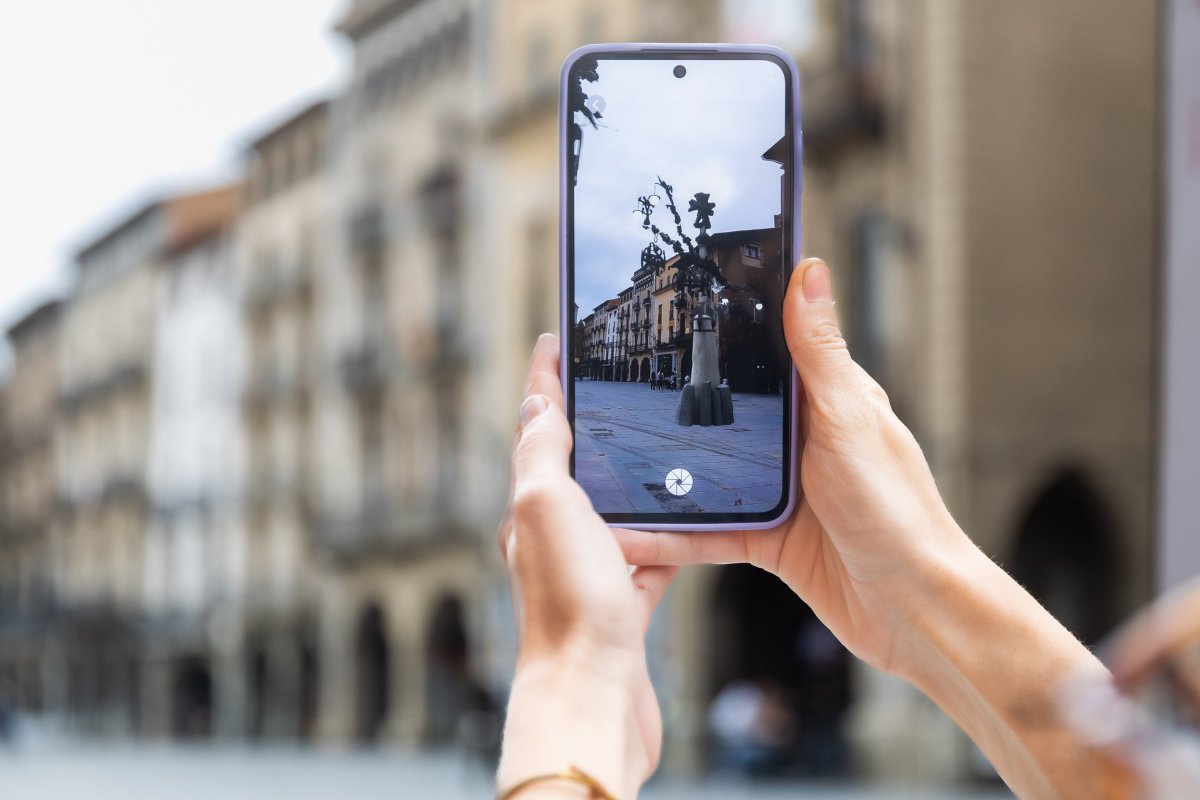 Una aplicació permetrà tornar a veure, a través de la realitat augmentada, els fanals de Gaudí a Vic